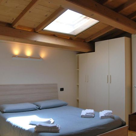 Apartamento Attic 1 Centro Storico Peschiera del Garda Exterior foto