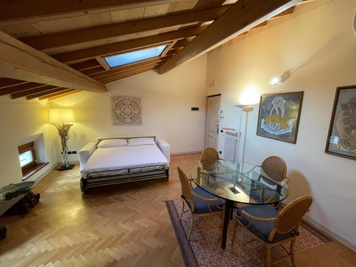 Apartamento Attic 1 Centro Storico Peschiera del Garda Exterior foto