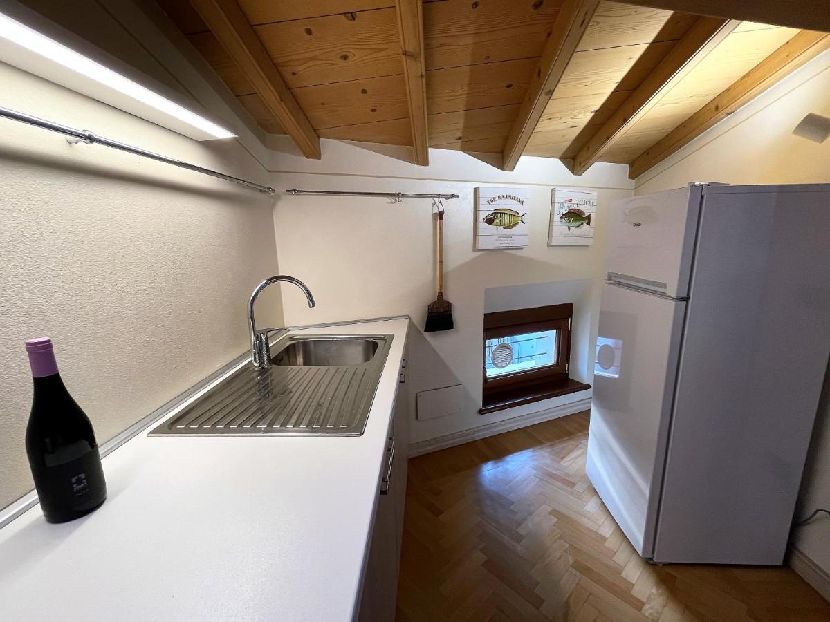Apartamento Attic 1 Centro Storico Peschiera del Garda Exterior foto