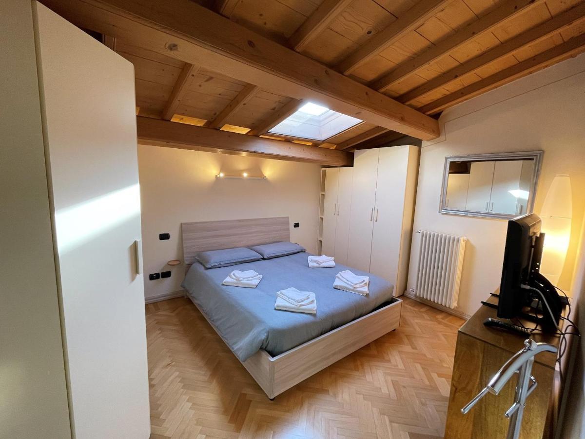Apartamento Attic 1 Centro Storico Peschiera del Garda Exterior foto