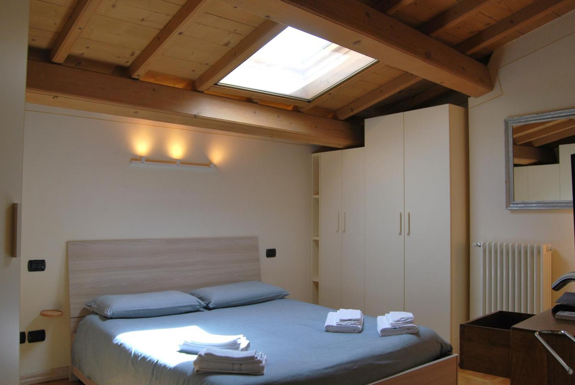 Apartamento Attic 1 Centro Storico Peschiera del Garda Exterior foto