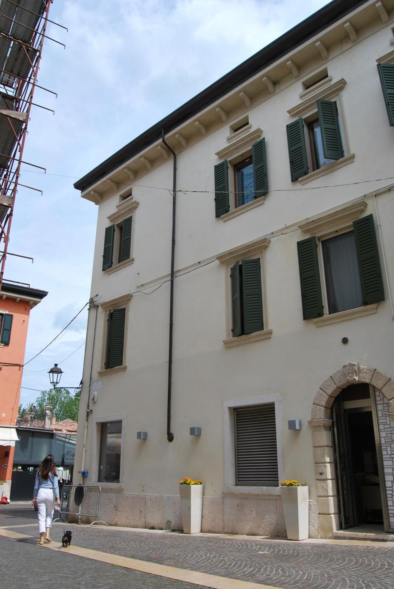 Apartamento Attic 1 Centro Storico Peschiera del Garda Exterior foto